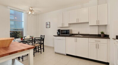 725-715 15 Ave SW in Calgary, AB - Building Photo - Building Photo