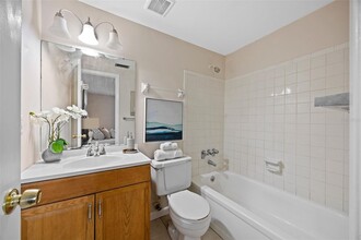 2906 Cedaridge Dr in Tampa, FL - Building Photo - Building Photo