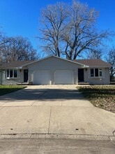 2436 W Charles St in Appleton, WI - Foto de edificio - Building Photo