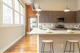 1260 W 4th St in Cleveland, OH - Building Photo - Building Photo