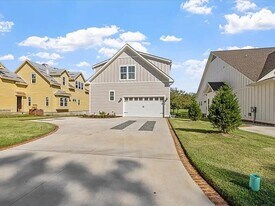 4064 Biltmore Ave in Tallahassee, FL - Building Photo