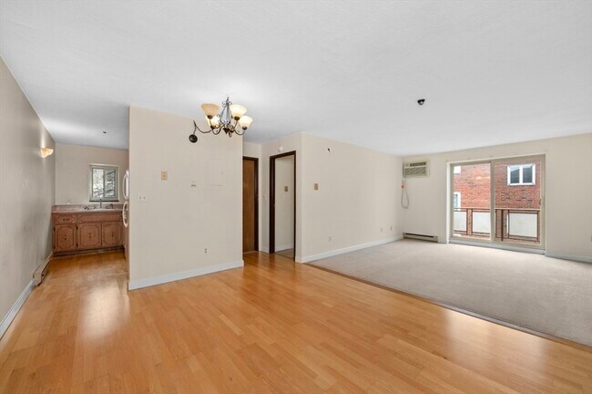 286 Main St, Unit #305 in Stoneham, MA - Building Photo - Building Photo