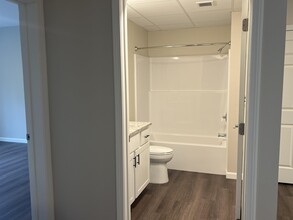 217 Rockingham Rd in Londonderry, NH - Building Photo - Building Photo