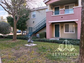 1501 Secret Ravine Pkwy in Roseville, CA - Foto de edificio - Building Photo