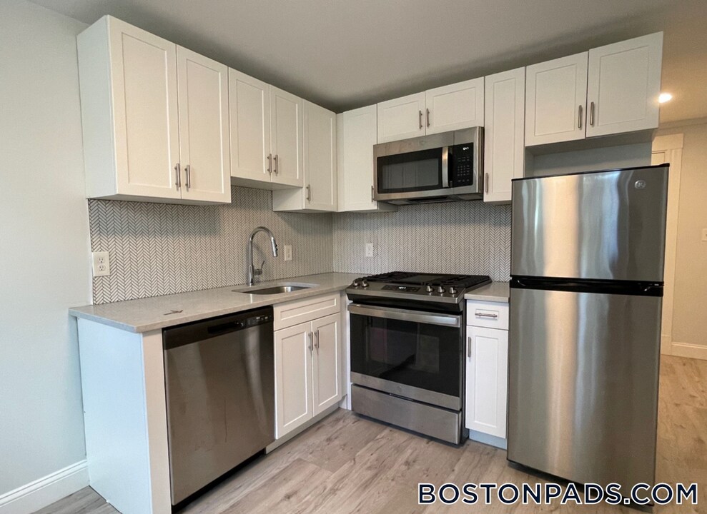 233 Lafayette St in Salem, MA - Building Photo