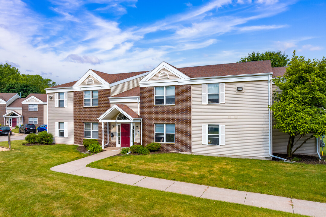 Summerfield Place Apartments in Oshkosh, WI - Foto de edificio