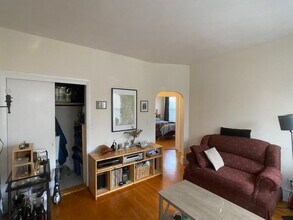 590 Centre St in Boston, MA - Building Photo - Building Photo