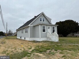 113 N Hook Rd in Pennsville Township, NJ - Building Photo