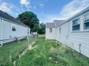 2010 S Rosemont Ave in Muncie, IN - Building Photo - Building Photo