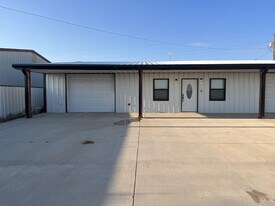 1625 County Rd 7340 in Lubbock, TX - Building Photo