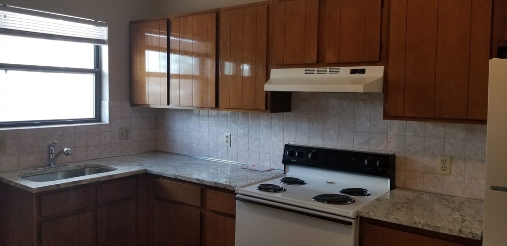 66 Belmont St in Somerville, MA - Building Photo