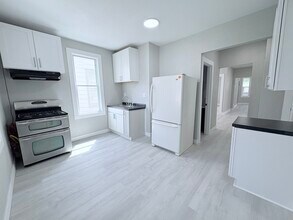 2166 S 6th St in Milwaukee, WI - Building Photo - Building Photo