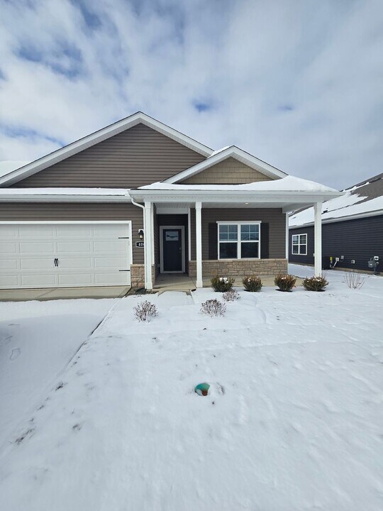 406 Emily Dr in Plain City, OH - Building Photo