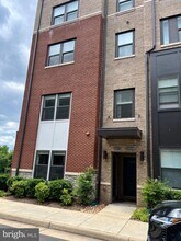 20571 Milbridge Ter in Ashburn, VA - Building Photo - Building Photo