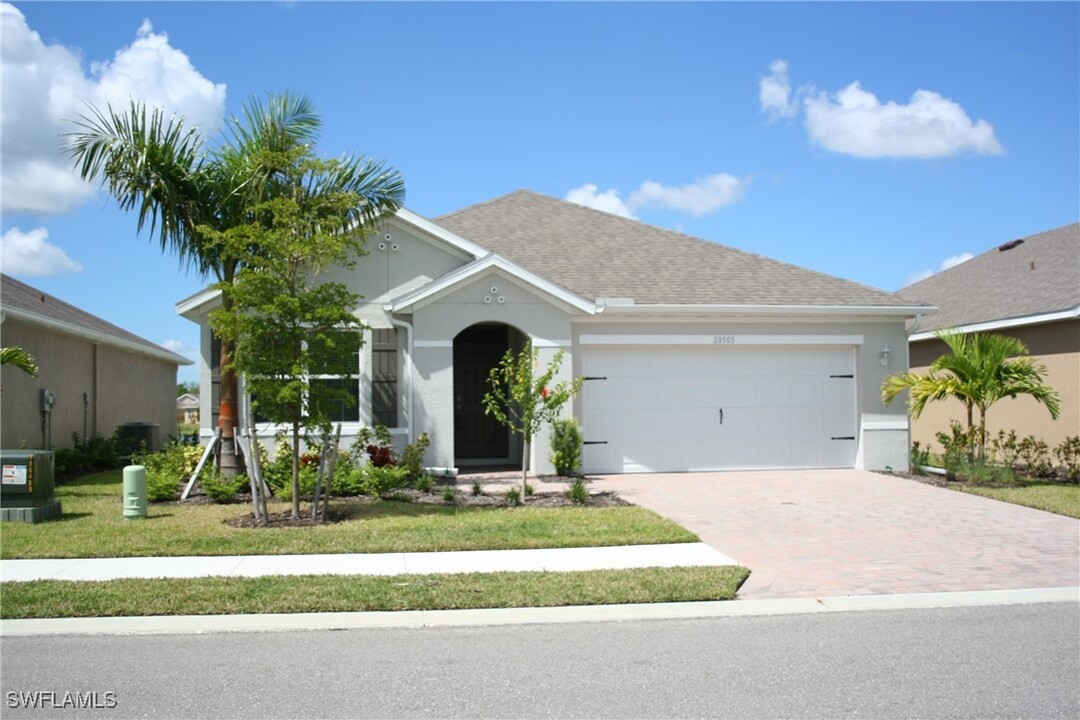 20505 Camino Torcido Lp in North Fort Myers, FL - Building Photo