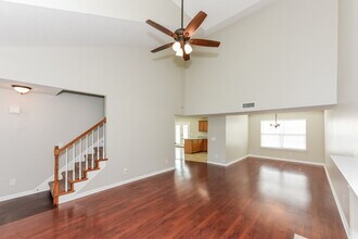 1910 Lawndale Dr in Spring Hill, TN - Building Photo - Building Photo