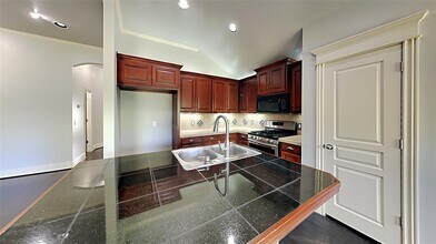 5101 NW 163rd St in Edmond, OK - Building Photo - Building Photo