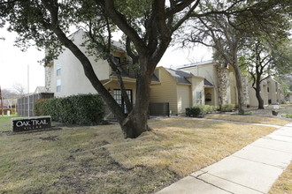 Timberleaf Townhomes in Dallas, TX - Building Photo - Building Photo