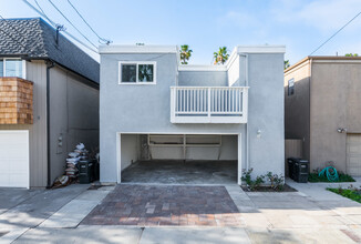 420 Goldenrod Ave in Newport Beach, CA - Building Photo - Building Photo