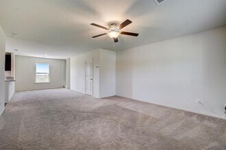221 Cres Park Dr in Jarrell, TX - Building Photo - Building Photo