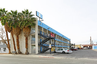 Avalon Arms Apartments in Las Vegas, NV - Building Photo - Building Photo