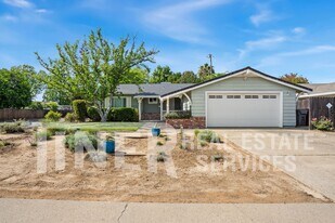 8665 Everglade Dr in Sacramento, CA - Building Photo