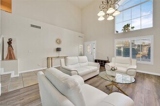 8025 Coronado Coast St in Las Vegas, NV - Building Photo - Building Photo