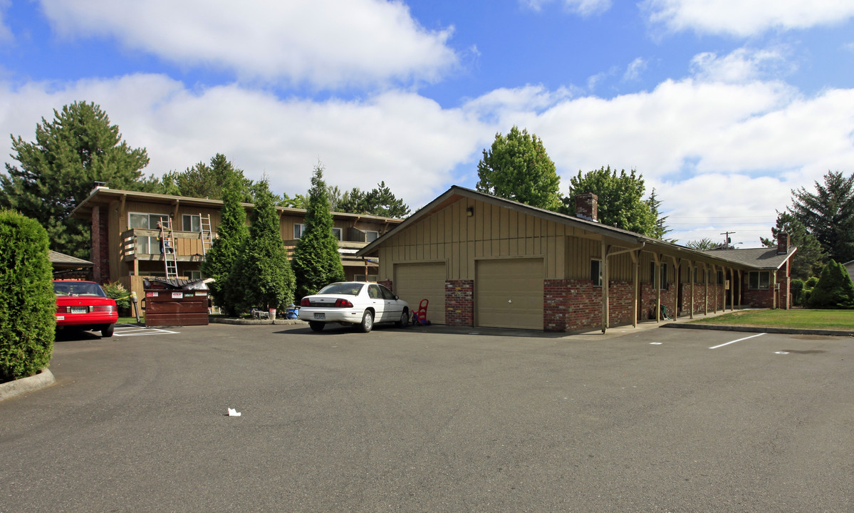 Elizabeth Anne Apartments in Gresham, OR - Building Photo