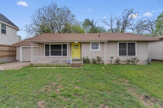 1908 W 2nd St in Taylor, TX - Building Photo - Building Photo