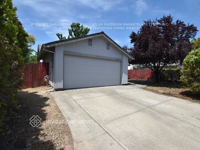7125 Essence Way in Sacramento, CA - Foto de edificio - Building Photo