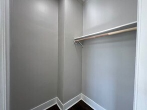 6912 N Ashland Ave in Chicago, IL - Foto de edificio - Building Photo