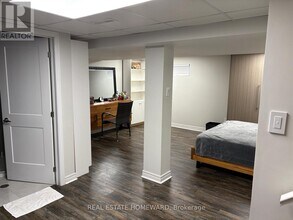 33 Braeburn Dr in Markham, ON - Building Photo - Building Photo