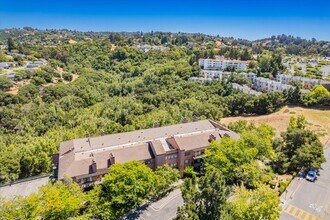 25676 University Ct, Unit University in Hayward, CA - Building Photo - Building Photo