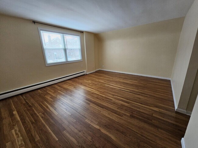 2525 Pearsall Ave in Bronx, NY - Building Photo - Building Photo