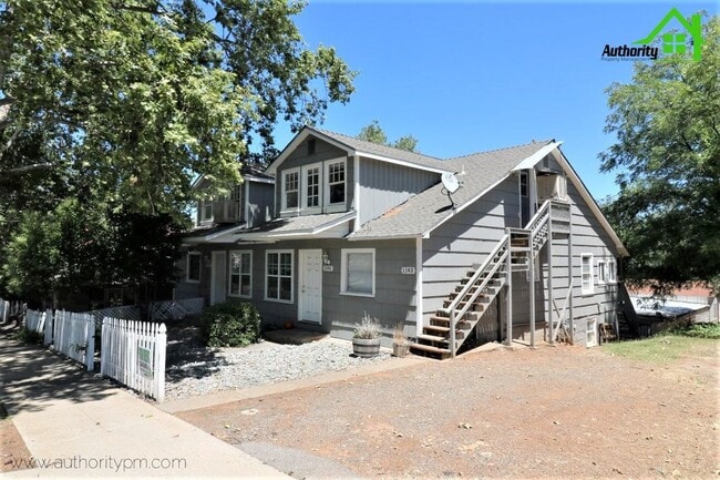 1141 Magnolia Ave in Redding, CA - Building Photo - Building Photo
