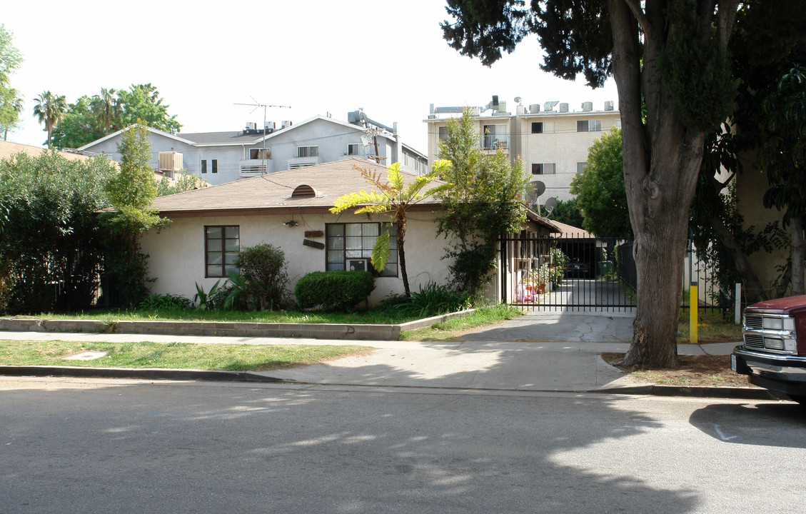 14316 Friar St in Van Nuys, CA - Building Photo