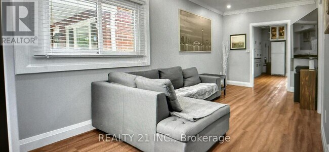 60 Phillip Ave in Toronto, ON - Building Photo - Building Photo