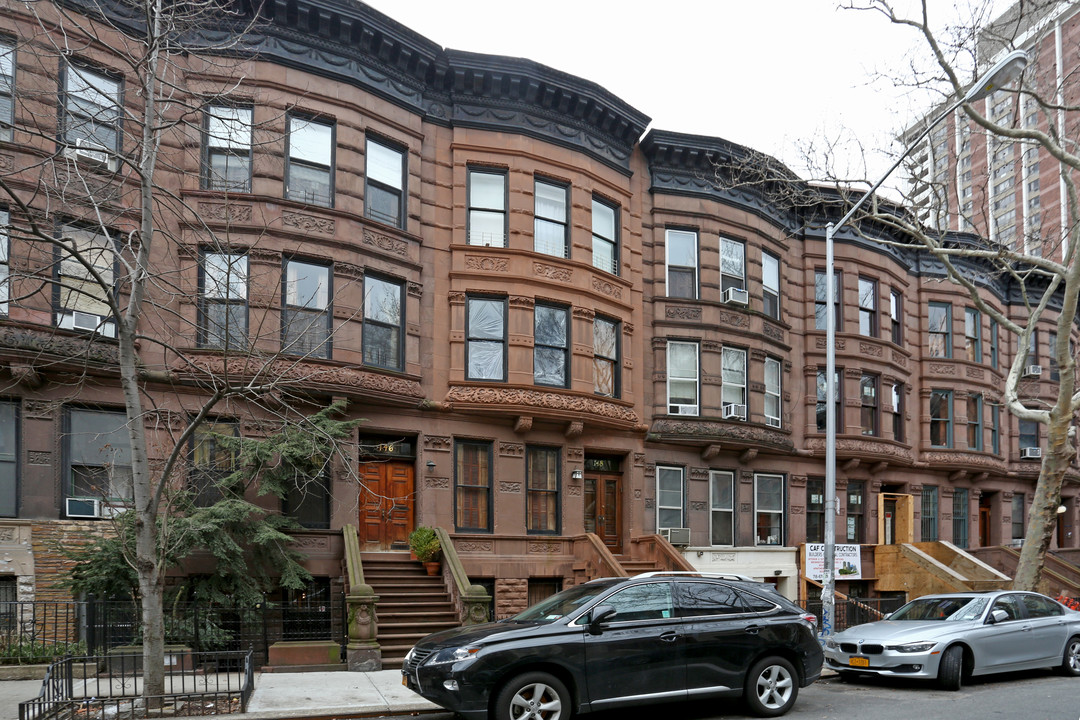 Archer House in New York, NY - Building Photo