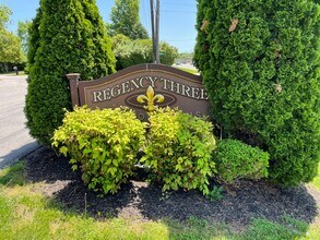 9345 Taylorsville Rd in Jeffersontown, KY - Building Photo - Building Photo