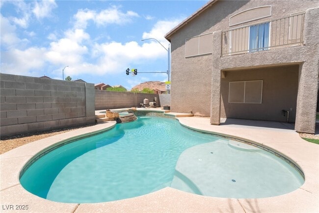 property at 7290 Victoria Oak Ct