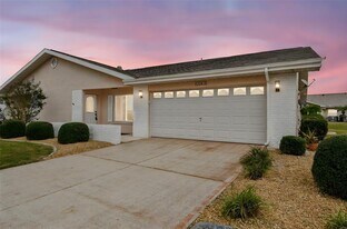 1805 Butterfly Pl in Sun City Center, FL - Building Photo