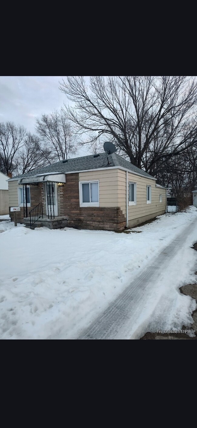 11052 Chapp Ave in Warren, MI - Building Photo - Building Photo