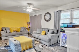 6575 Hidden Brook Trail in College Park, GA - Building Photo - Building Photo