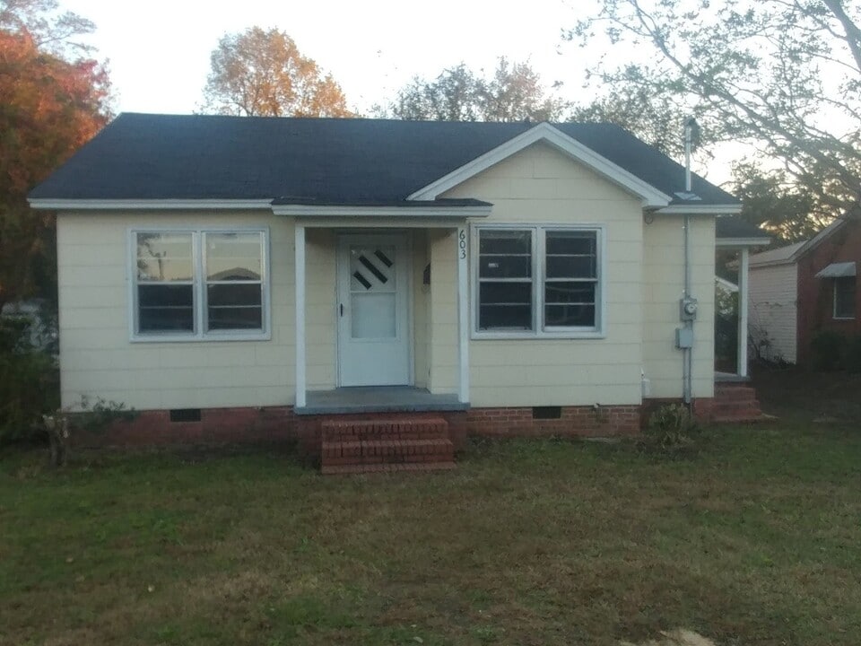 603 Jackson Ln in Kinston, NC - Building Photo