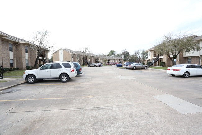 West Columbia Plaza Apartments in West Columbia, TX - Foto de edificio - Building Photo