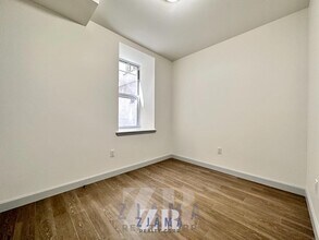 64 W 107th St in New York, NY - Building Photo - Building Photo