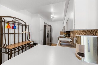 351 N Hermosa Dr in Palm Springs, CA - Building Photo - Building Photo