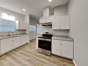 13316 Flagstone Ln in Dallas, TX - Building Photo - Building Photo