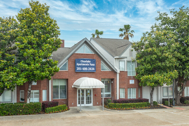 Clear Lake Apartments in Houston, TX - Foto de edificio - Building Photo