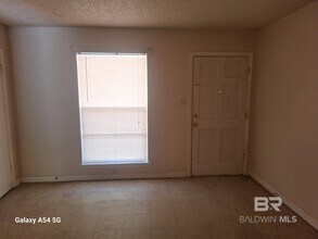 2211 Wolf Ridge Rd in Mobile, AL - Building Photo - Building Photo